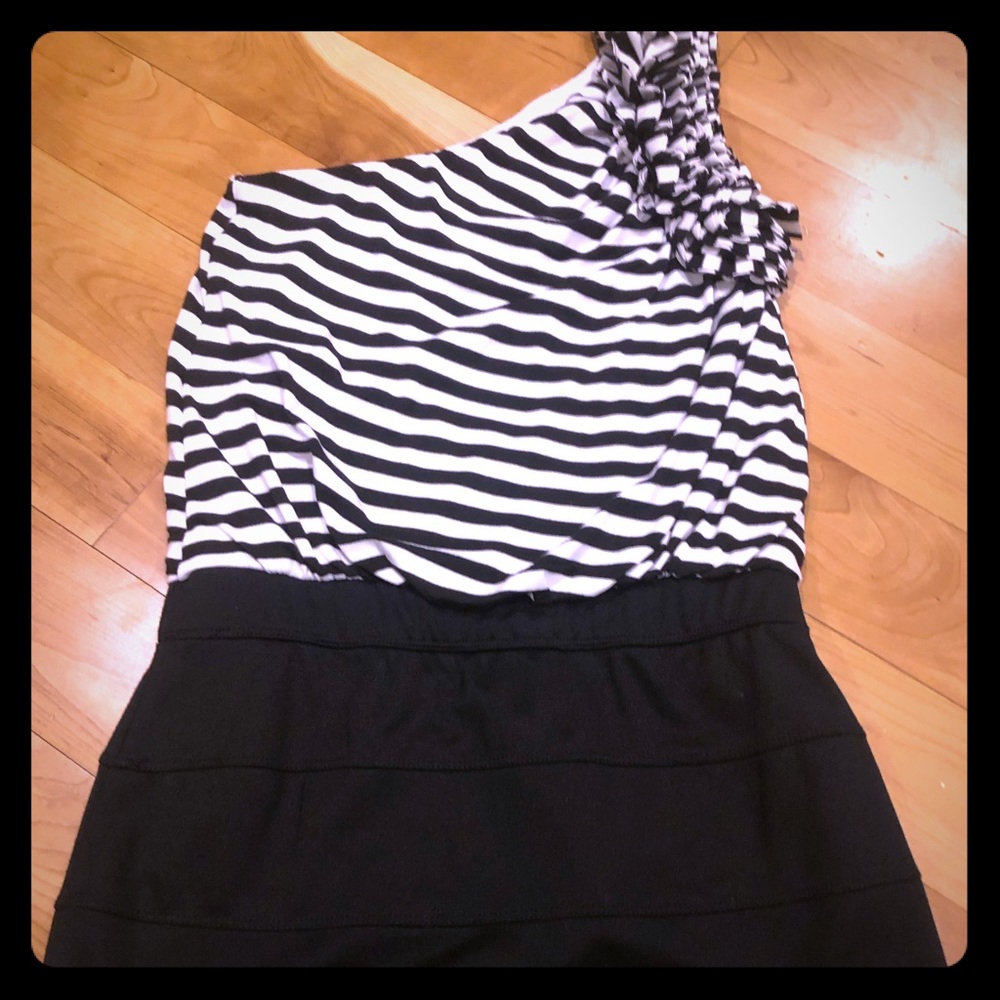 Cache sz 2 dress one shoulder